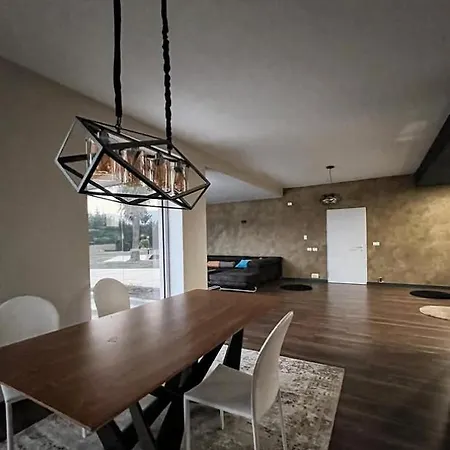 North End Luxury *
