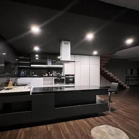 North End Luxury 빌라 *
