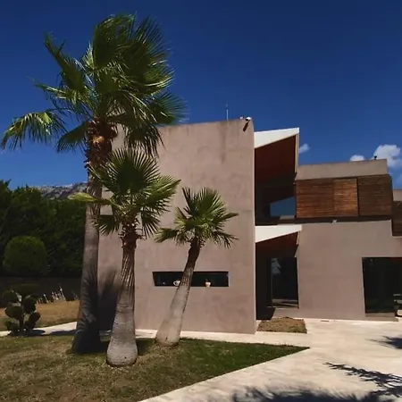 North End Luxury Vlorë