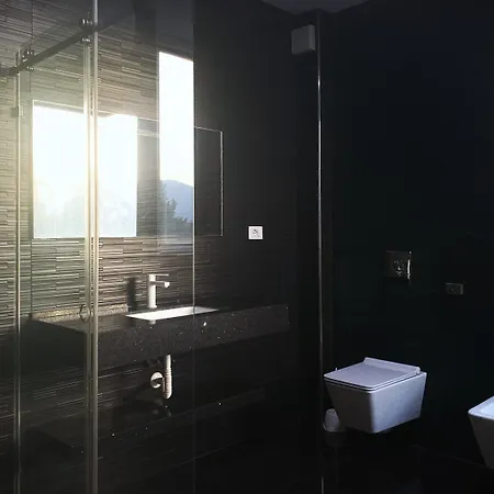 North End Luxury 빌라 *