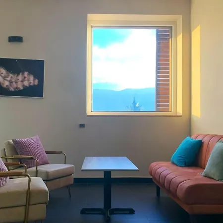 North End Luxury Villa Vlorë