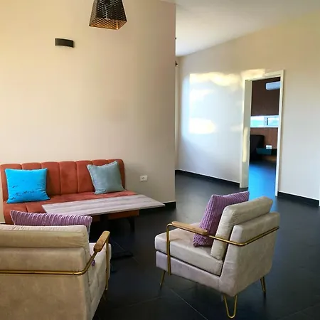North End Luxury * Vlorë